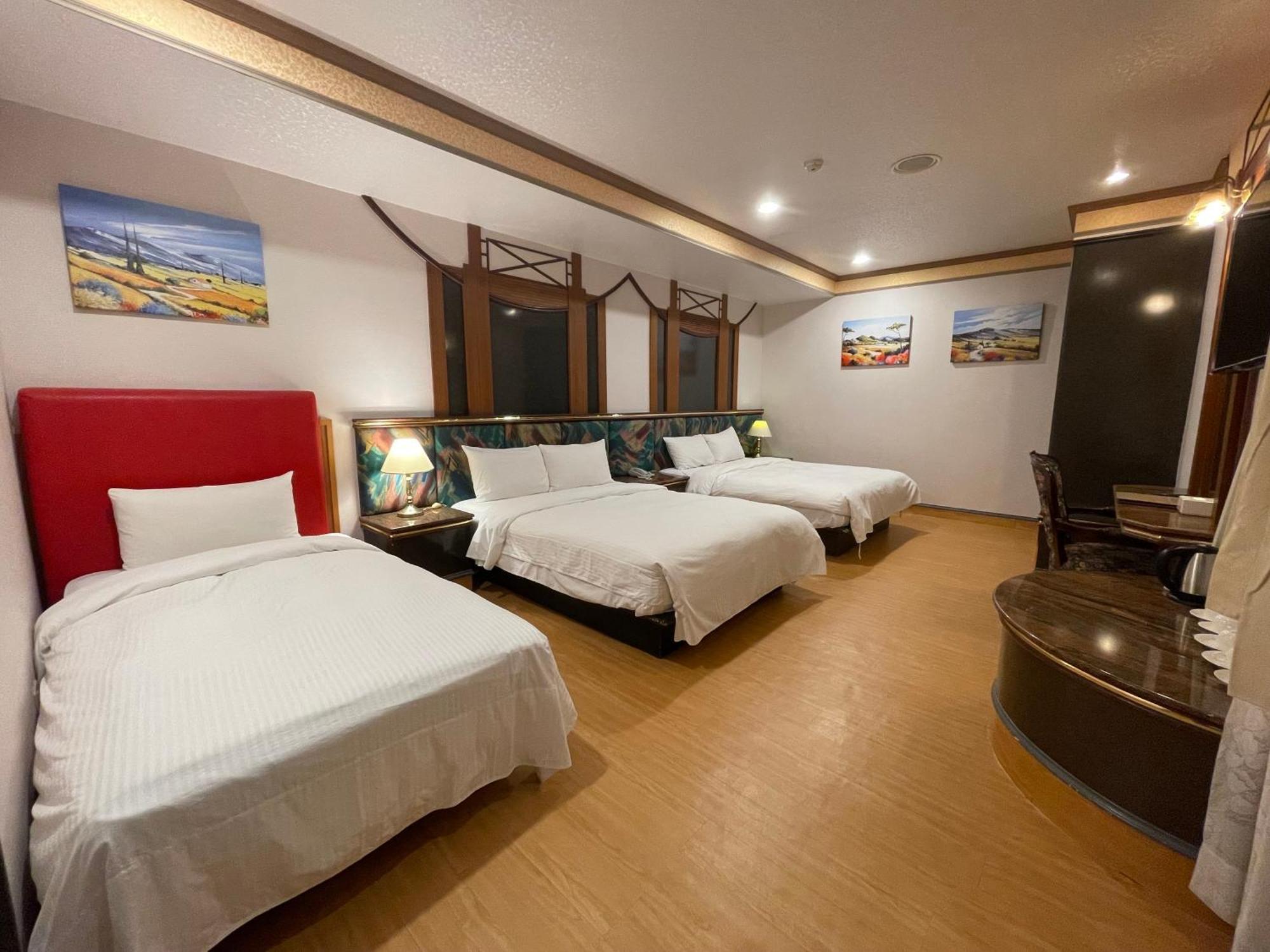 Wenpin Hotel - Pier 2 Kaohsiung Exterior foto